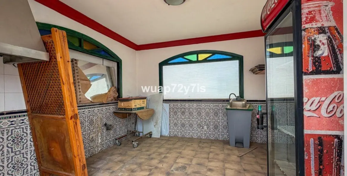 Long-term rent of restaurant in Estepona 18