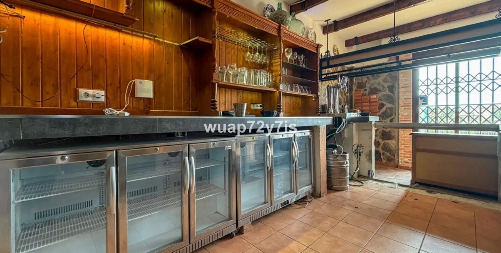 Long-term rent of restaurant in Estepona 13