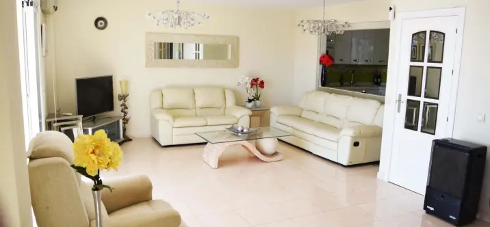 Sale of penthouse in Fuengirola 3