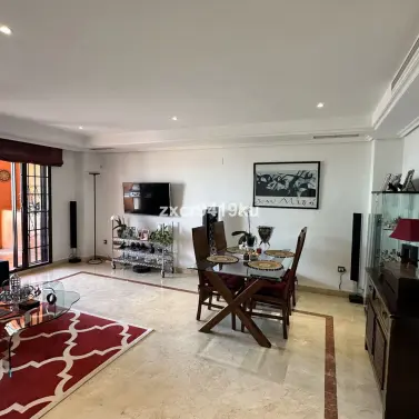 Venta de apartamento en planta baja en La Mairena