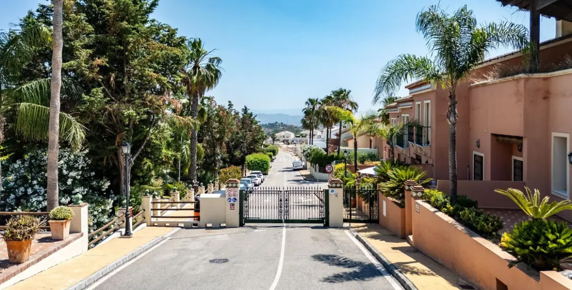 Sale of detached villa in Coín 5
