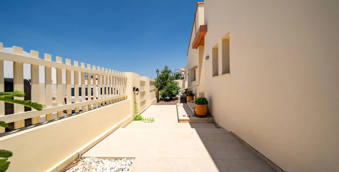 Sale of detached villa in Coín 25