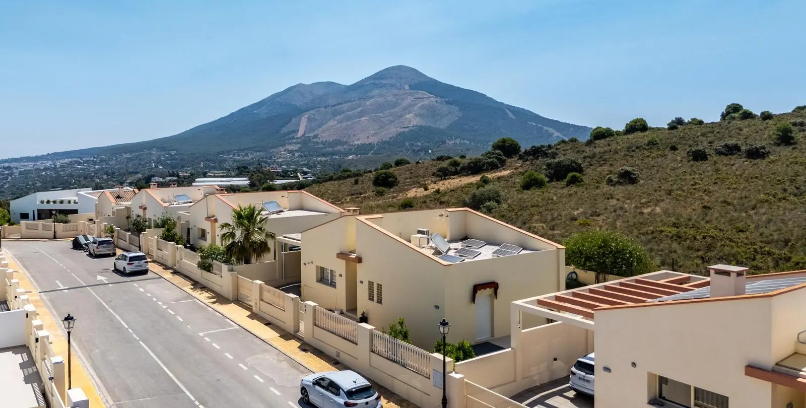 Sale of detached villa in Coín 3