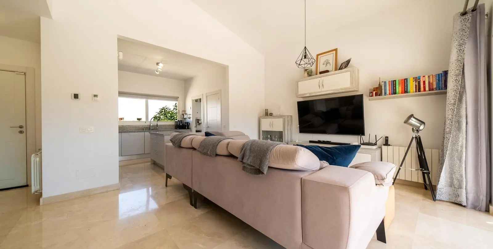 Sale of detached villa in Coín 11
