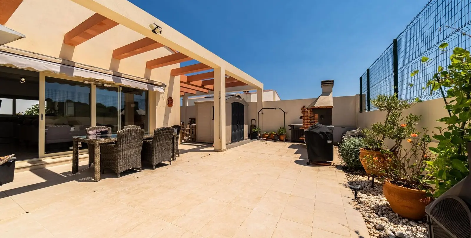 Sale of detached villa in Coín 21
