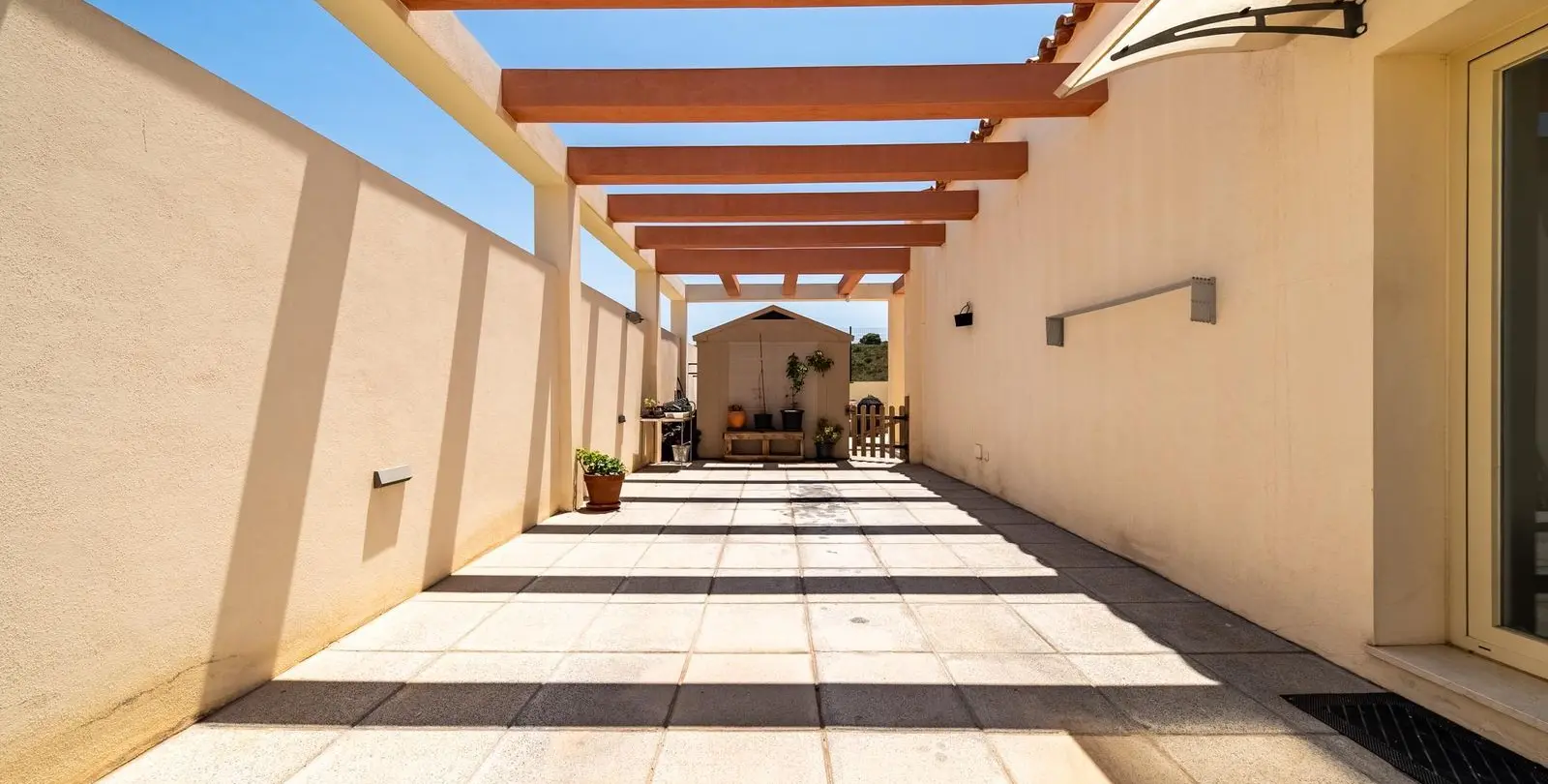 Sale of detached villa in Coín 24