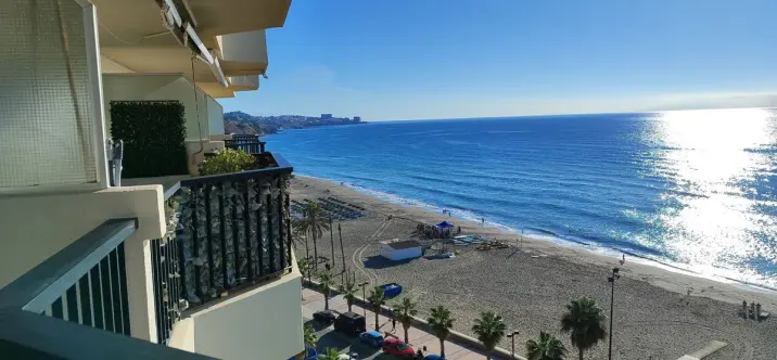 Sale of middle floor apartment in Fuengirola 2