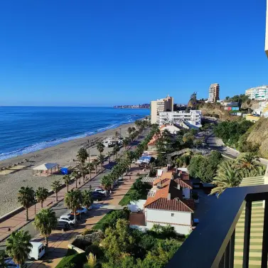 Sale of middle floor apartment in Fuengirola