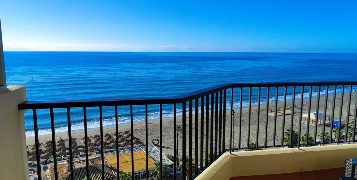 Sale of middle floor apartment in Fuengirola 8