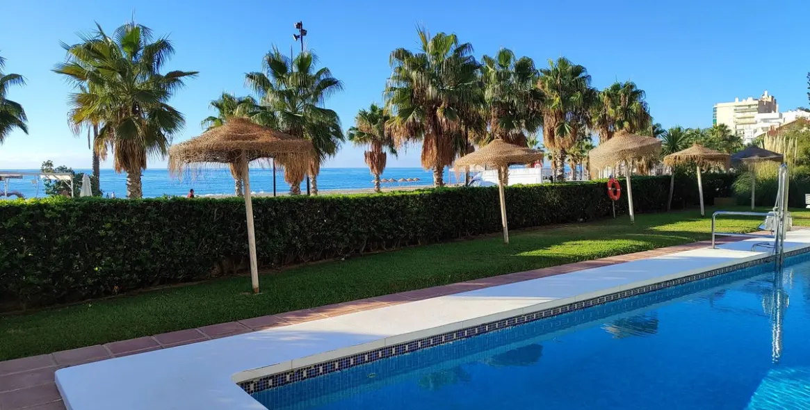 Sale of middle floor apartment in Fuengirola 9