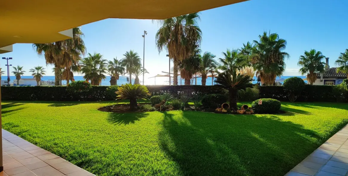 Sale of middle floor apartment in Fuengirola 14