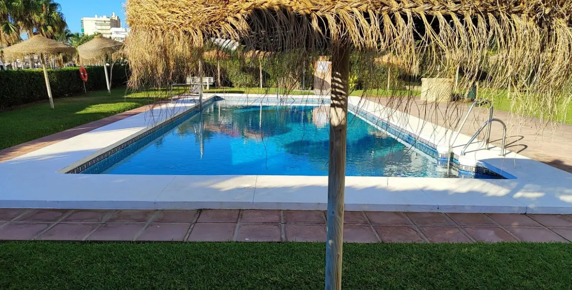 Sale of middle floor apartment in Fuengirola 17