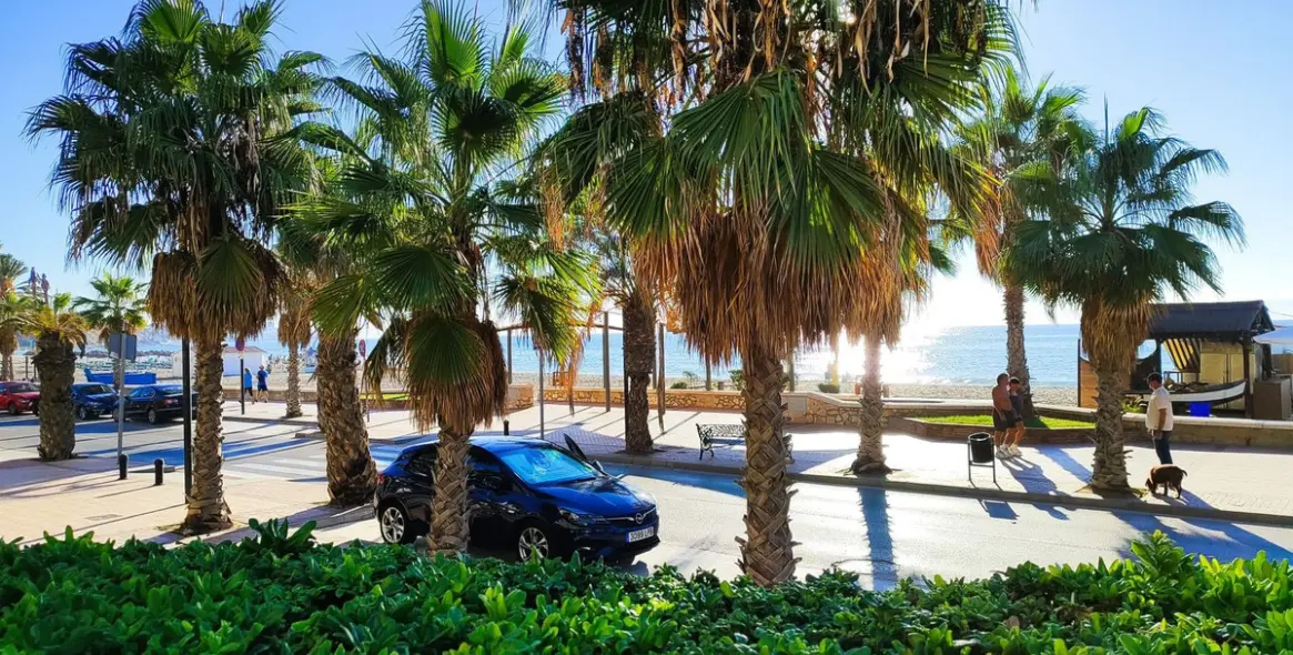 Sale of middle floor apartment in Fuengirola 18