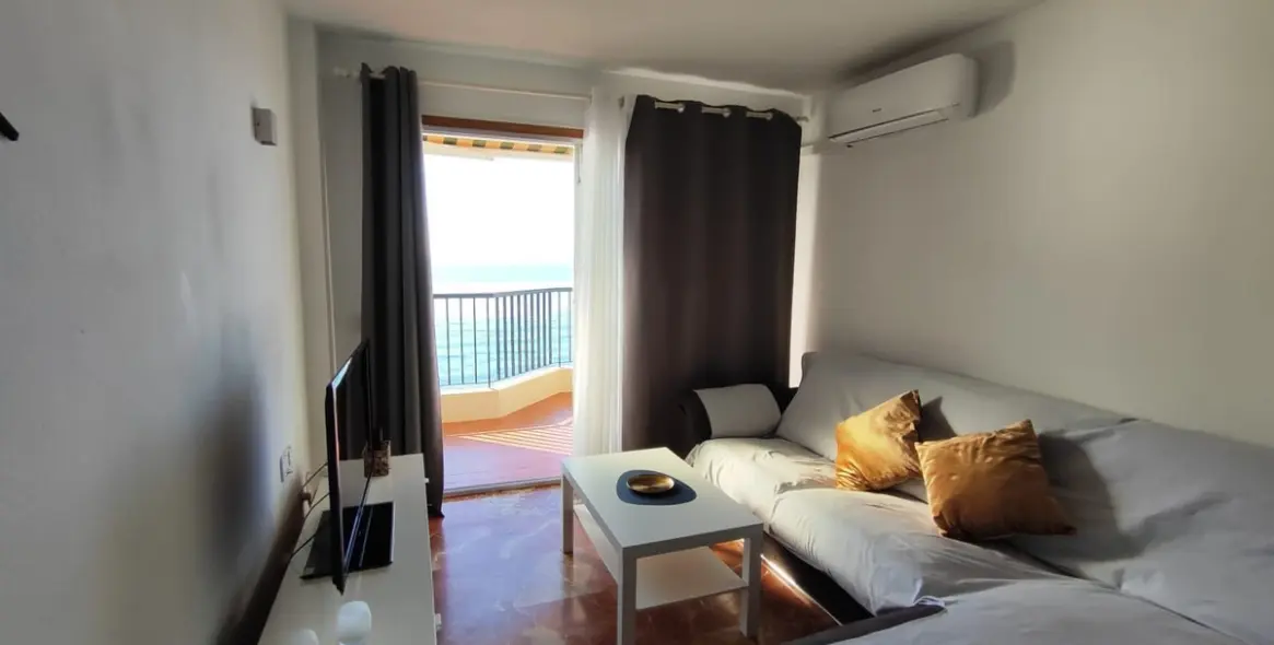 Sale of middle floor apartment in Fuengirola 35