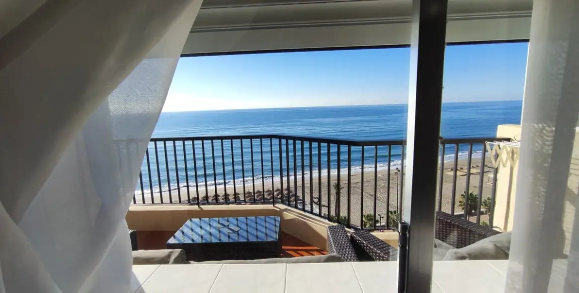 Sale of middle floor apartment in Fuengirola 42