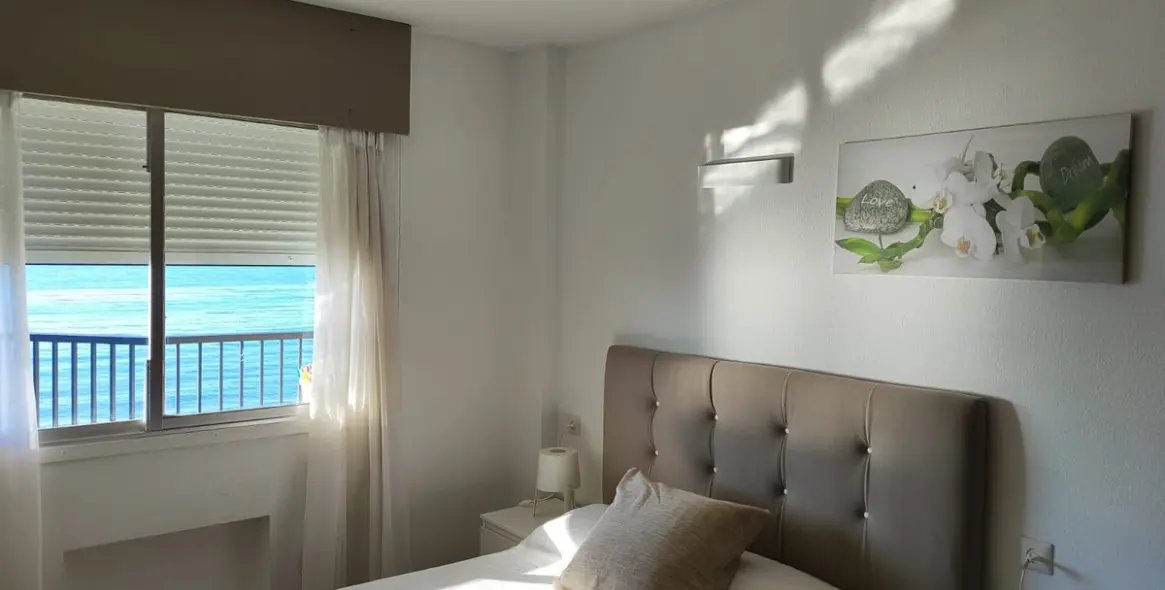 Sale of middle floor apartment in Fuengirola 44