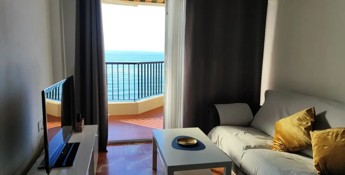 Sale of middle floor apartment in Fuengirola 45