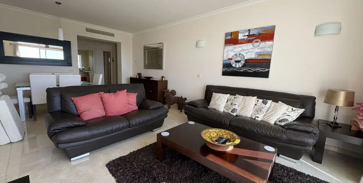 Sale of penthouse in La Quinta 5