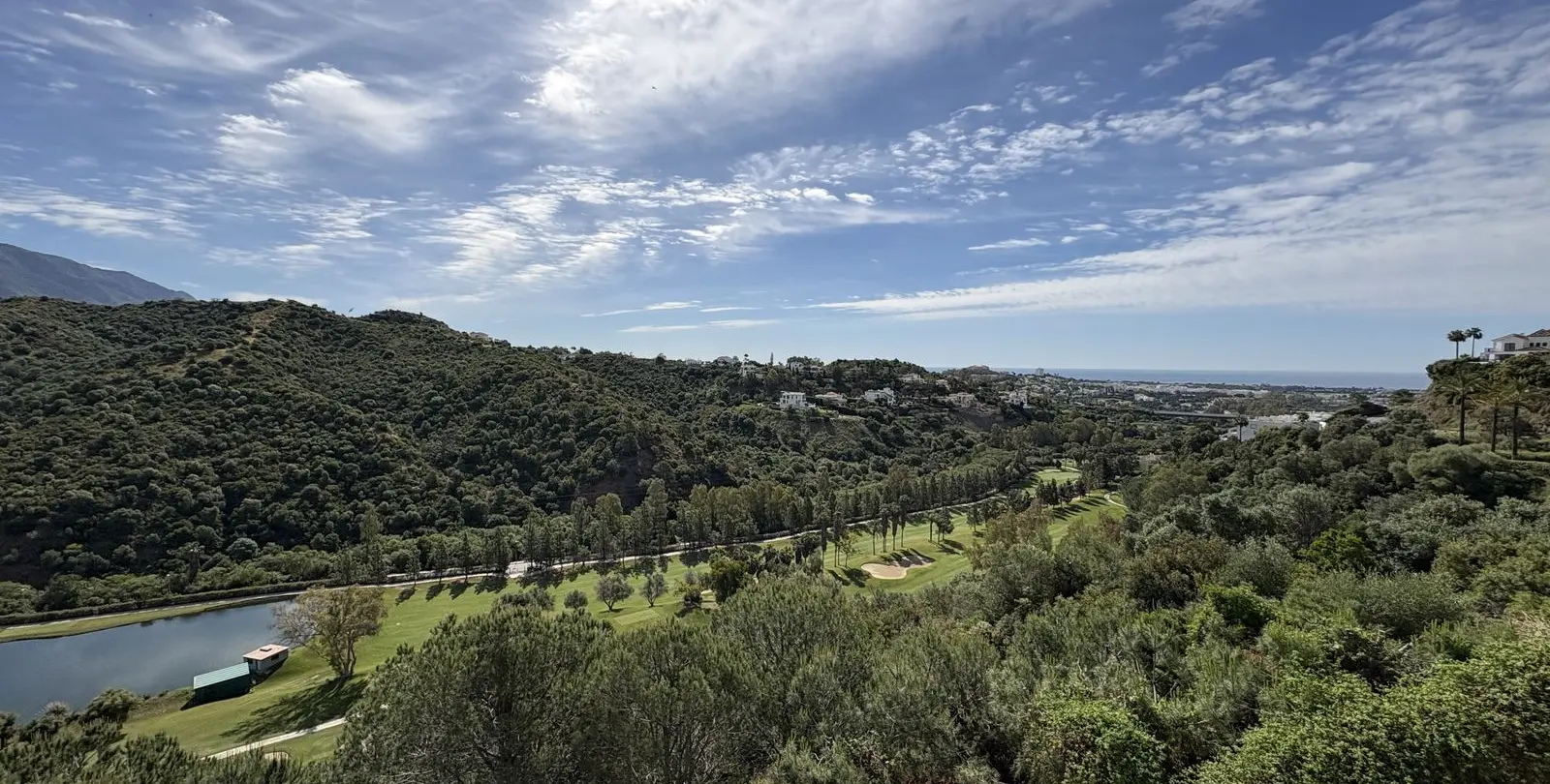 Sale of penthouse in La Quinta 1