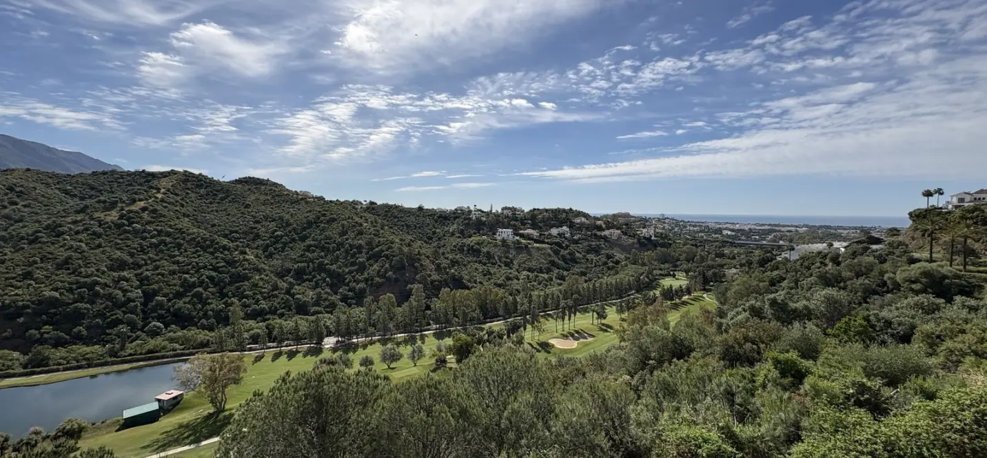 Sale of penthouse in La Quinta 0