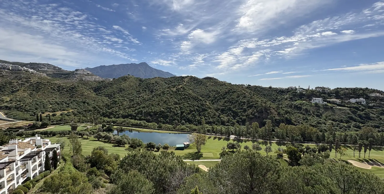 Sale of penthouse in La Quinta 2