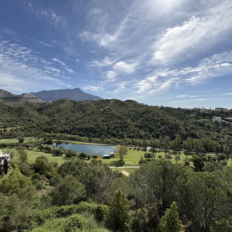 Sale of penthouse in La Quinta