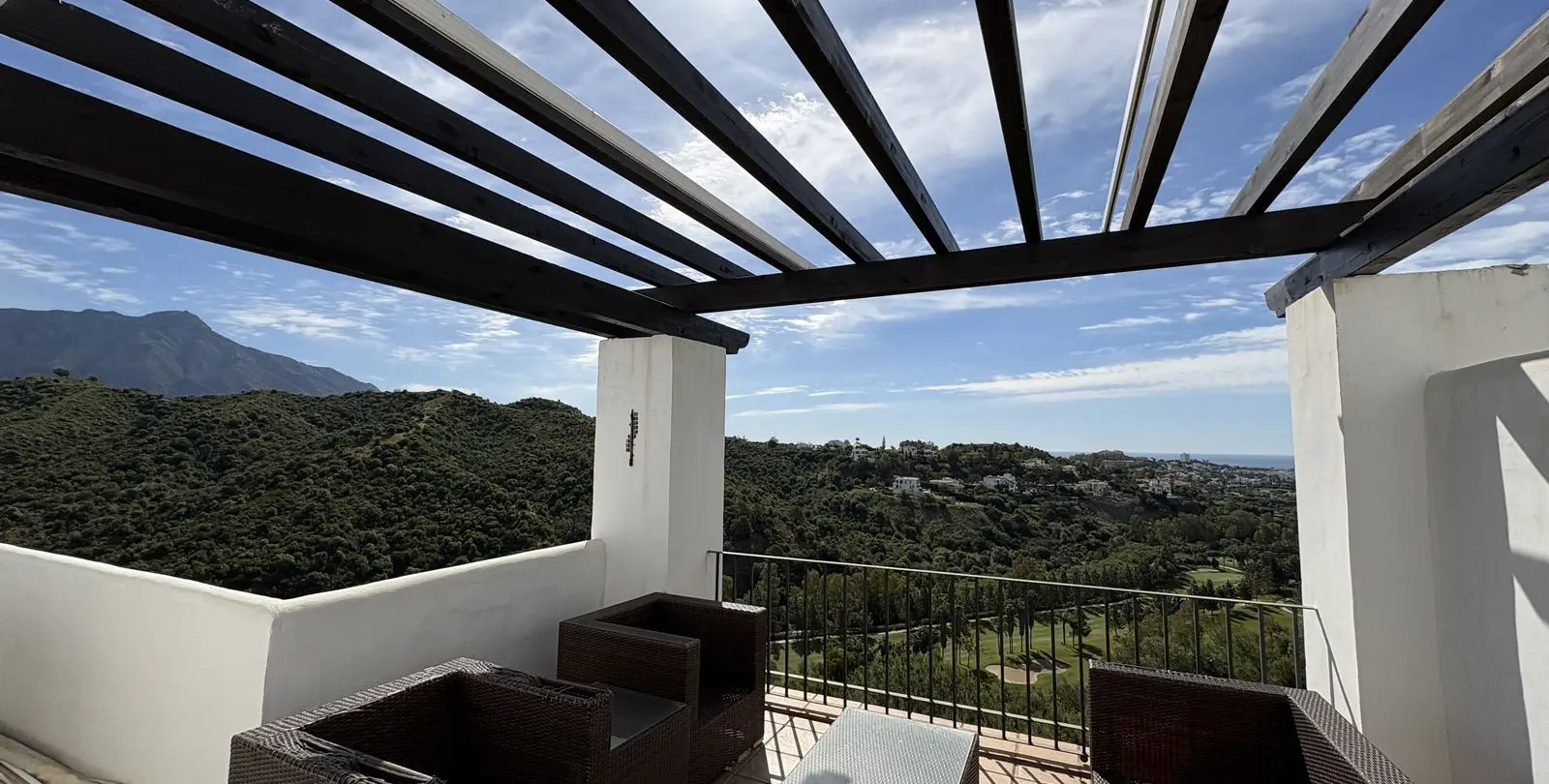 Sale of penthouse in La Quinta 3