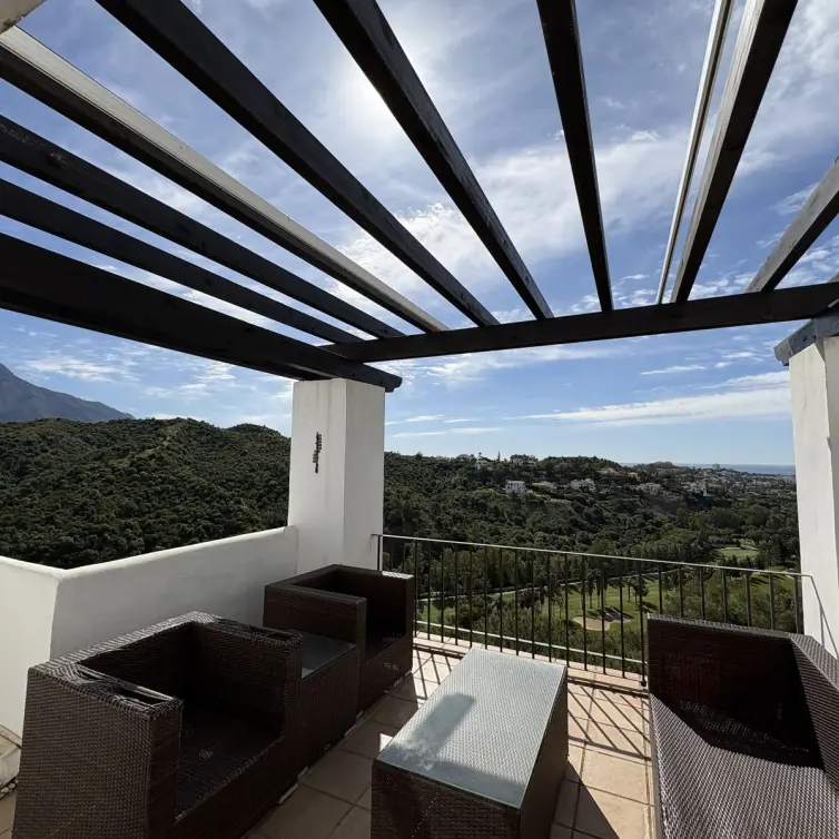 Sale of penthouse in La Quinta
