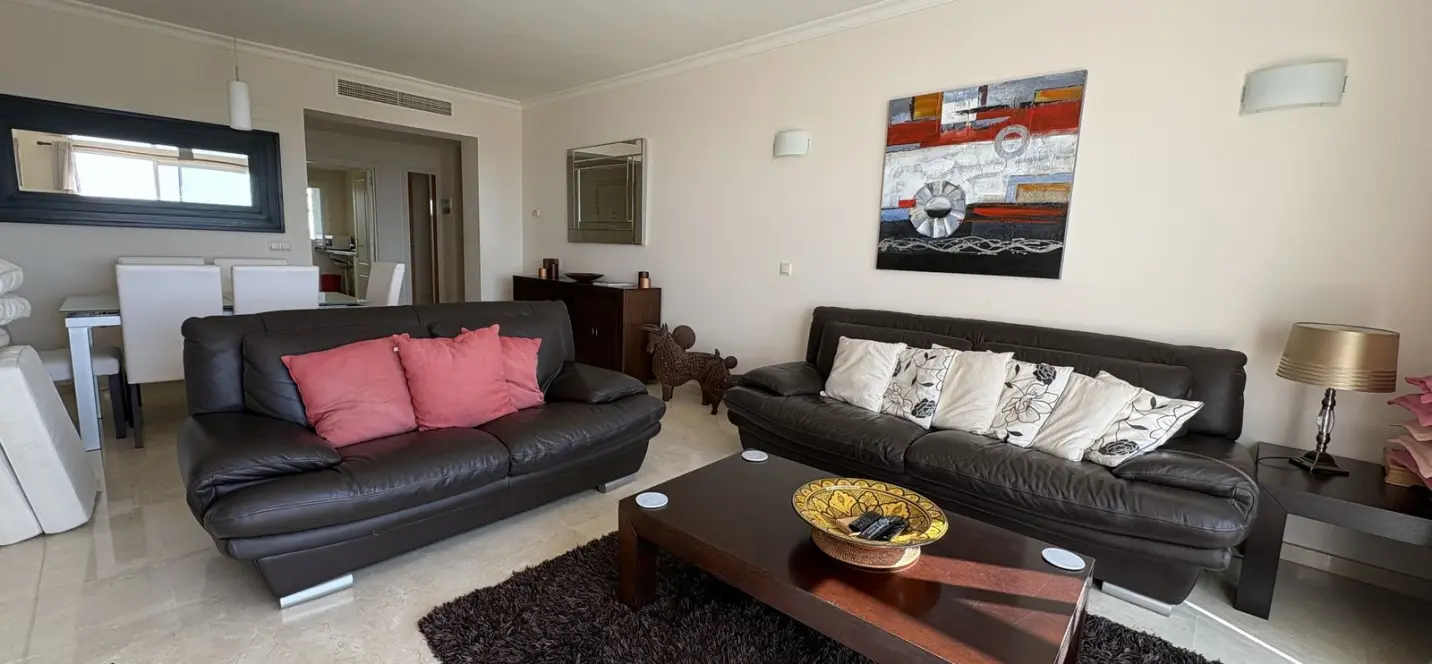 Sale of penthouse in La Quinta 4