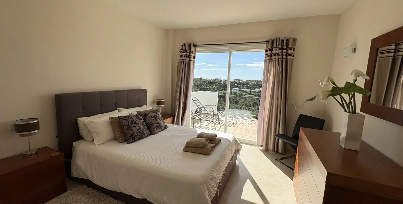 Sale of penthouse in La Quinta 9