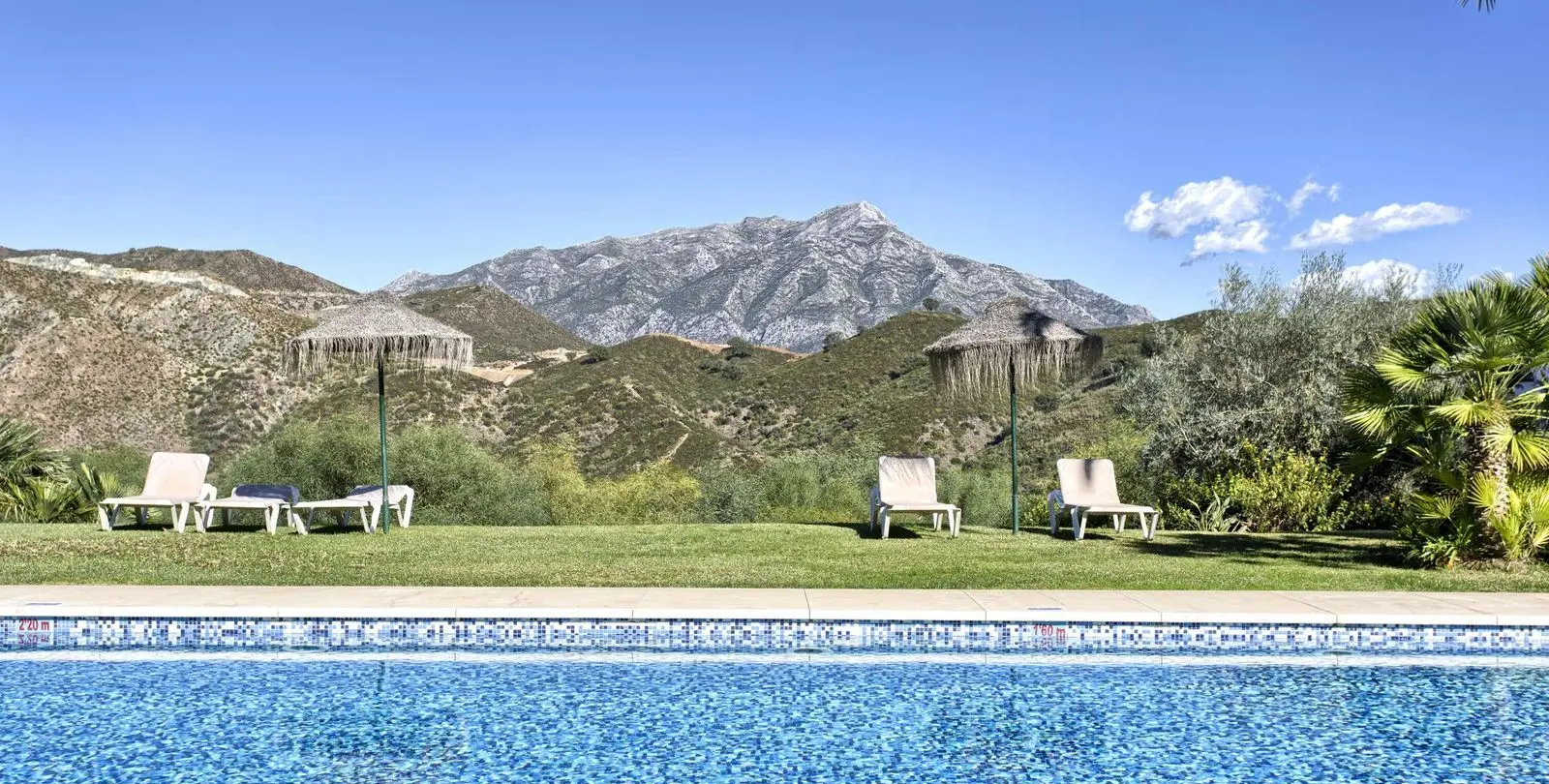 Sale of penthouse in La Quinta 17