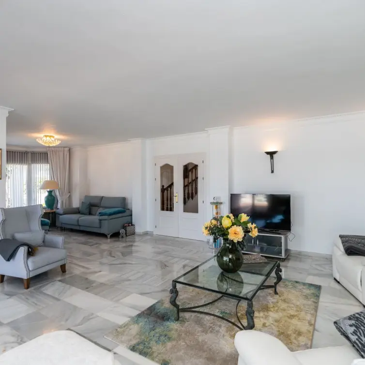 Venta de villa independiente en El Chaparral