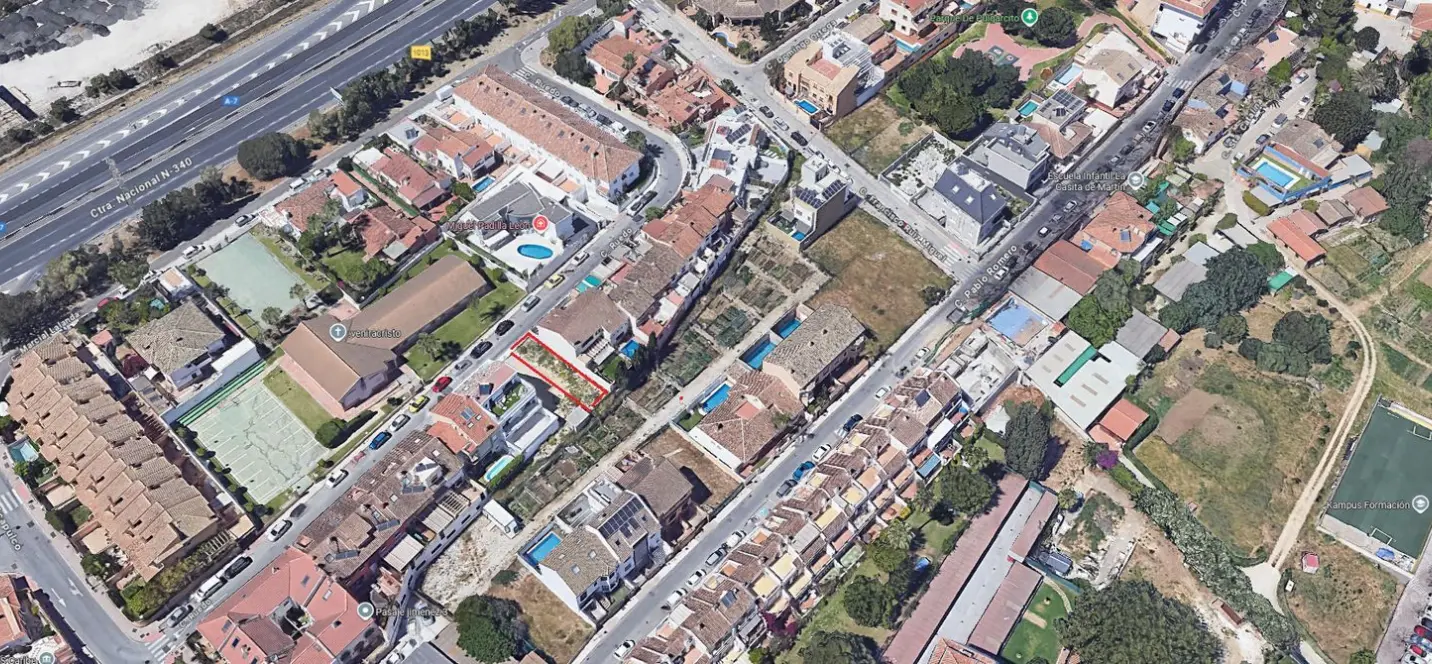 Sale of residential plot in Los Boliches 0