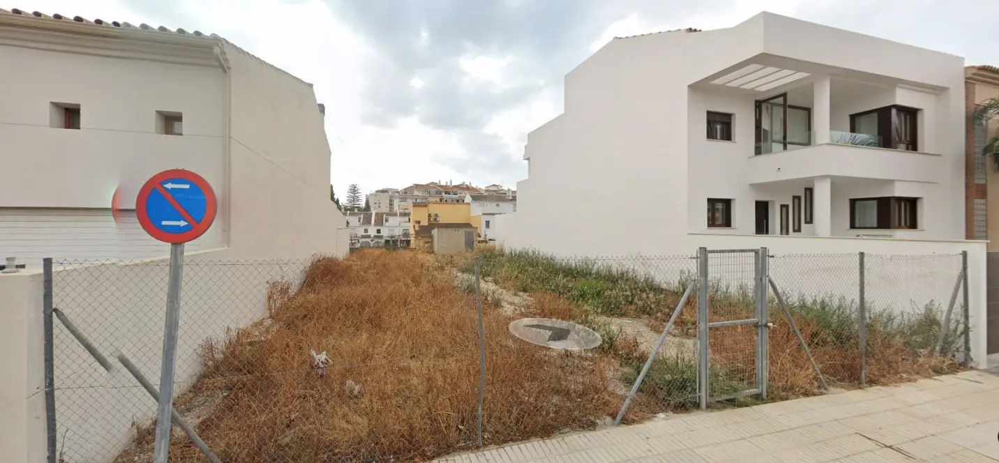 Sale of residential plot in Los Boliches 2
