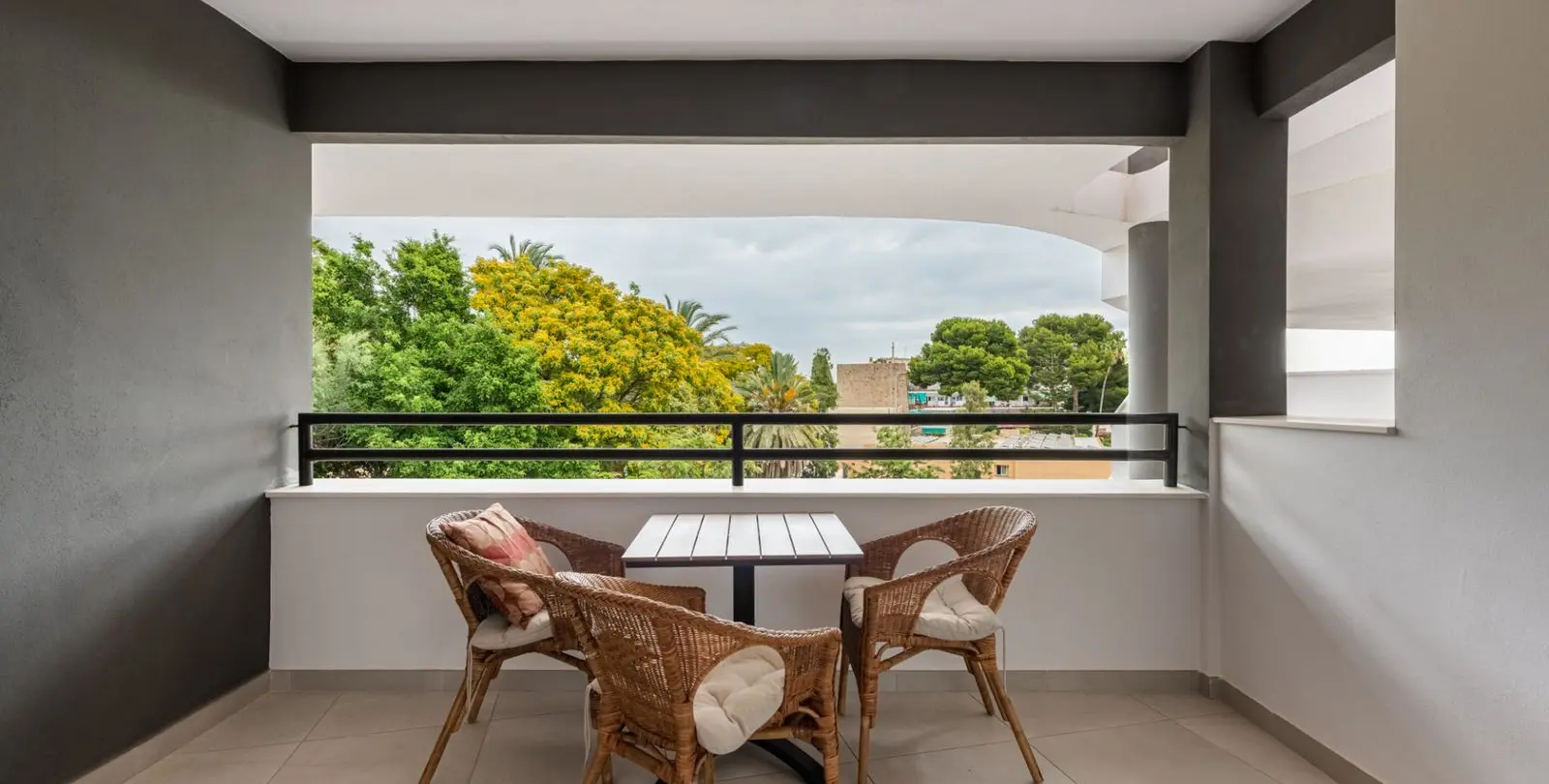 Sale of middle floor apartment in Torremolinos 5
