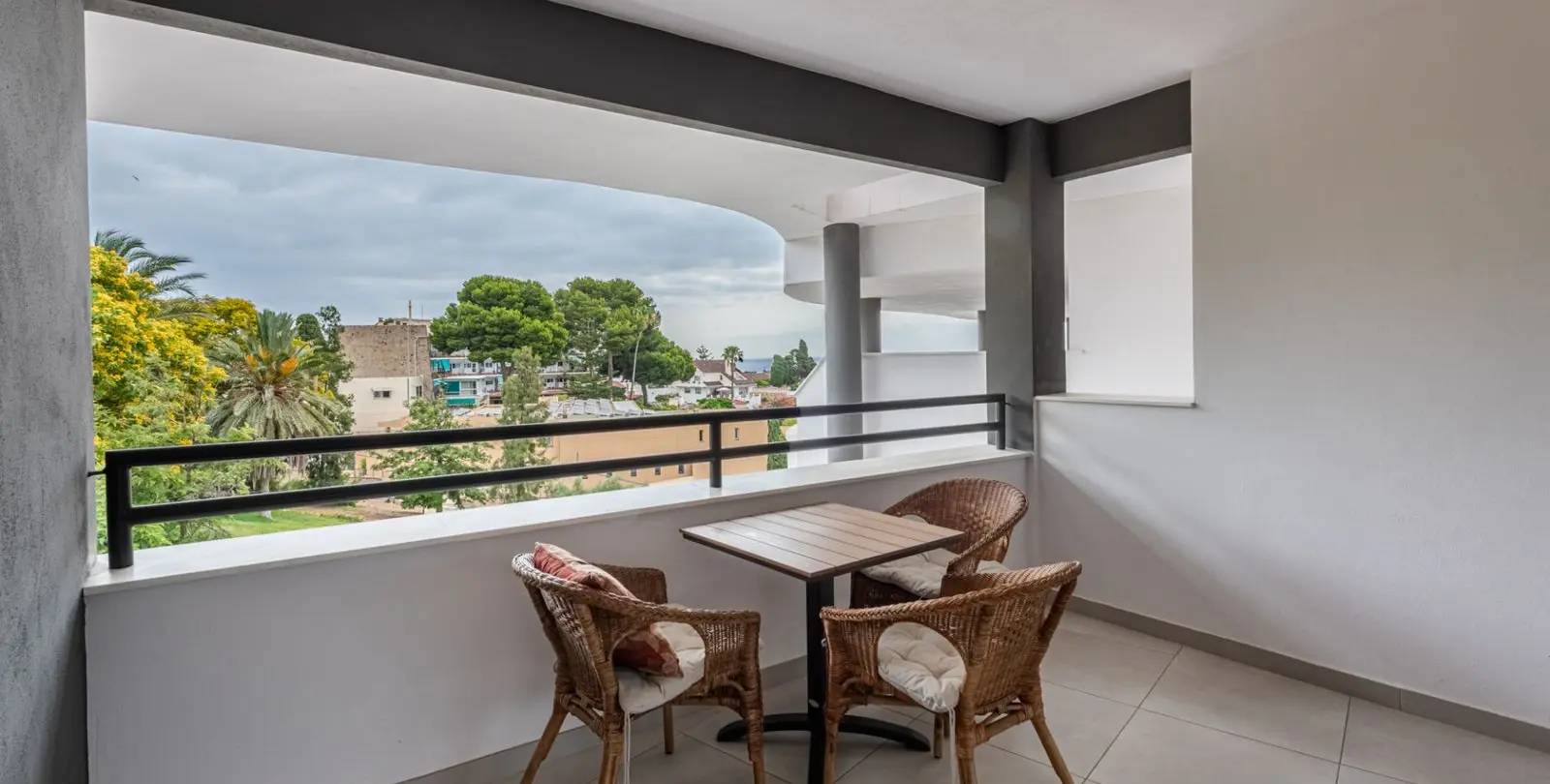 Sale of middle floor apartment in Torremolinos 7