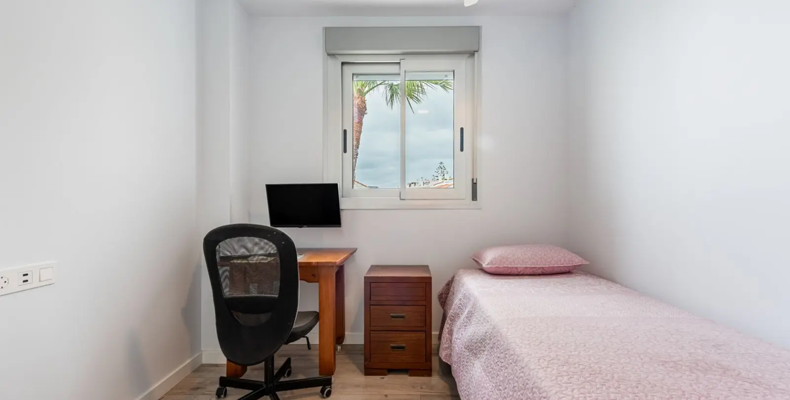 Sale of middle floor apartment in Torremolinos 8