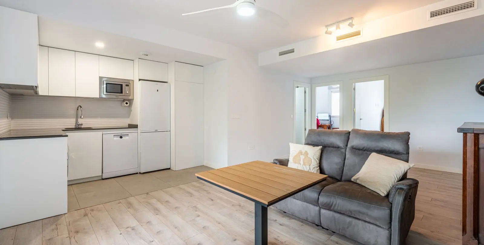 Sale of middle floor apartment in Torremolinos 11