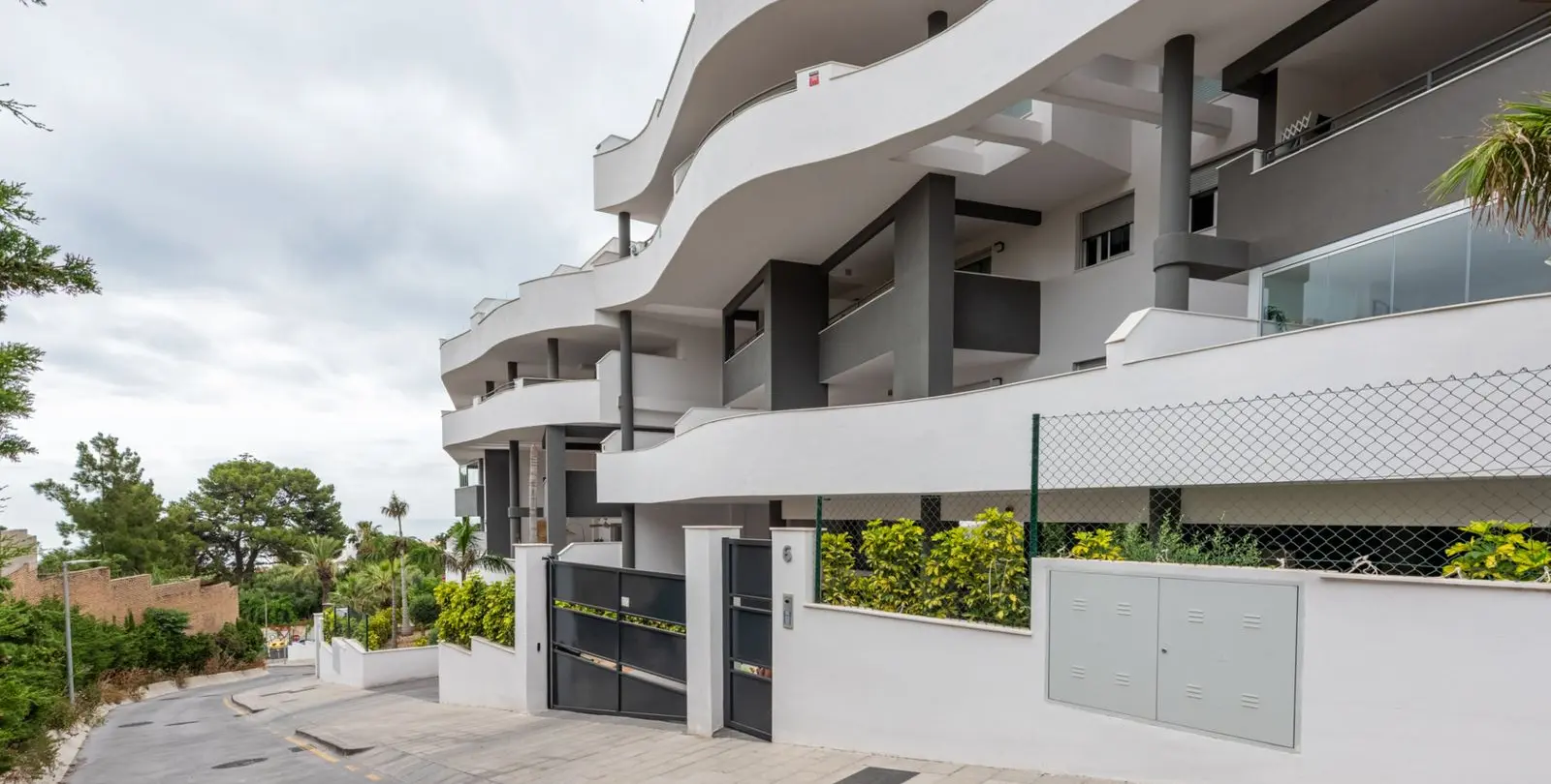 Sale of middle floor apartment in Torremolinos 16