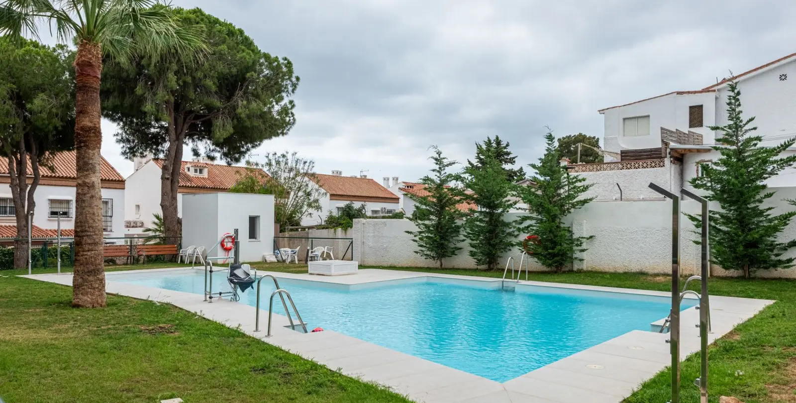 Sale of middle floor apartment in Torremolinos 17