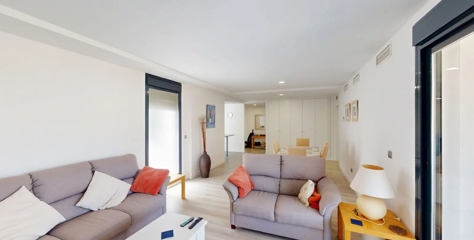 Sale of middle floor apartment in Caleta de Vélez 7