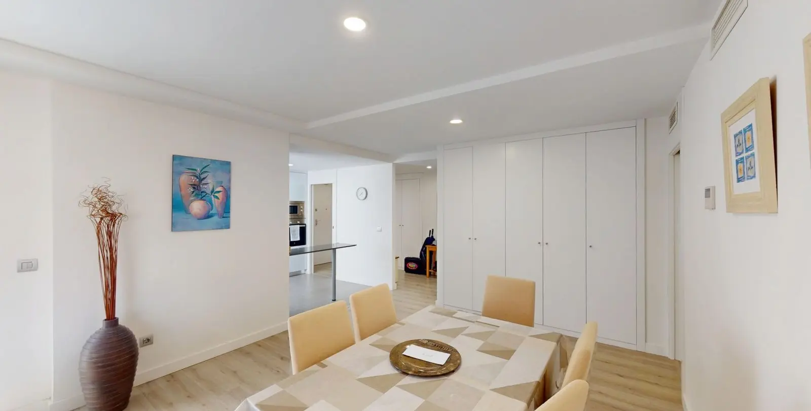 Sale of middle floor apartment in Caleta de Vélez 9