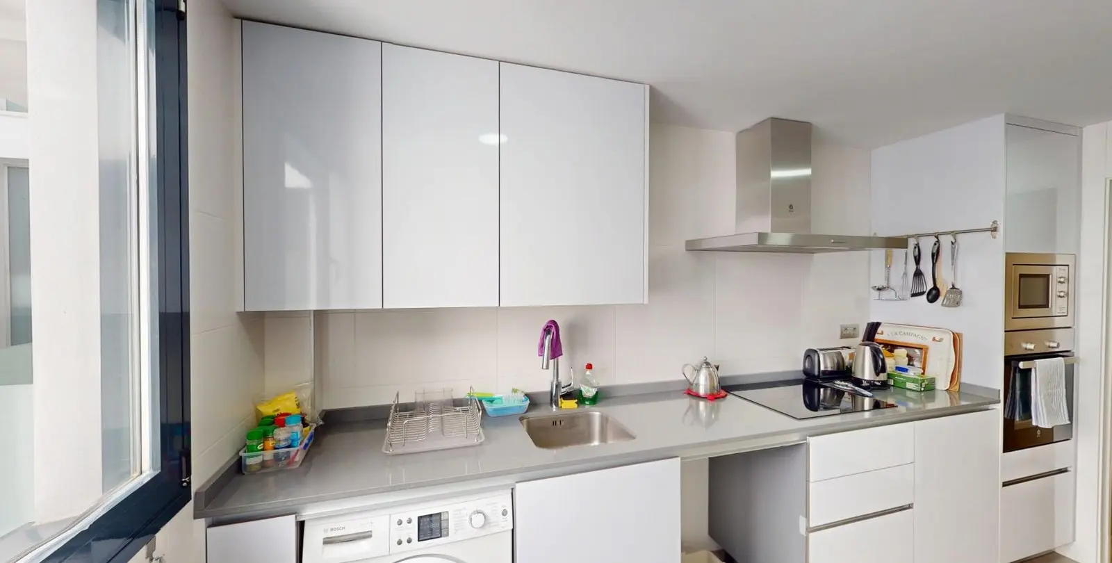 Sale of middle floor apartment in Caleta de Vélez 10