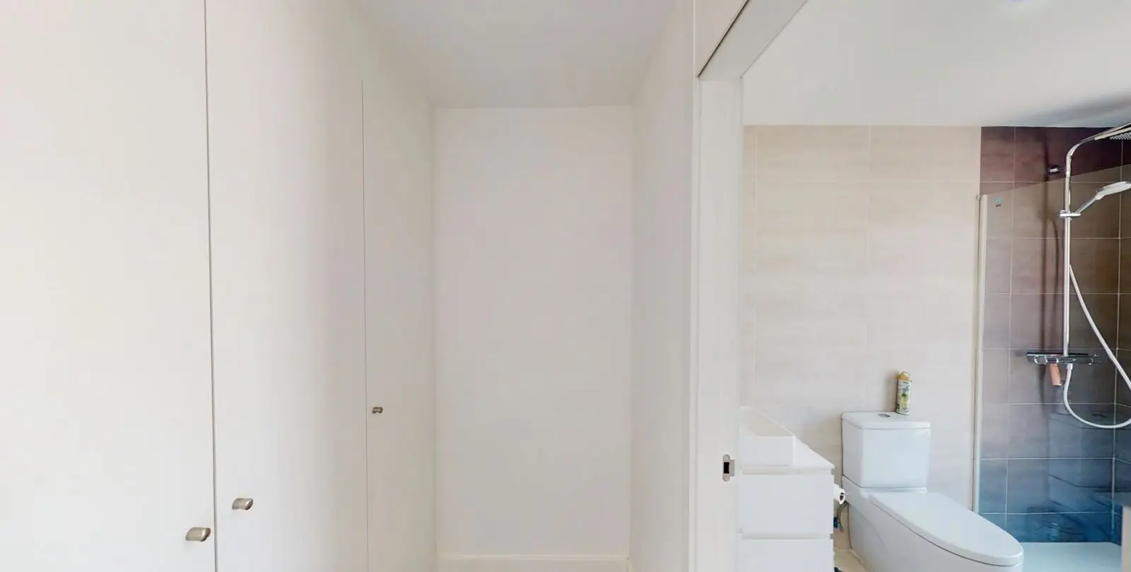 Sale of middle floor apartment in Caleta de Vélez 20
