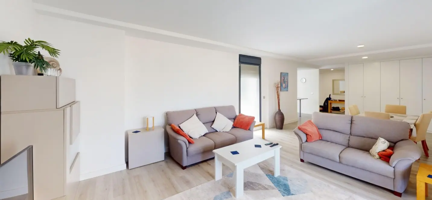 Venta de apartamento en planta media en Caleta de Vélez 4