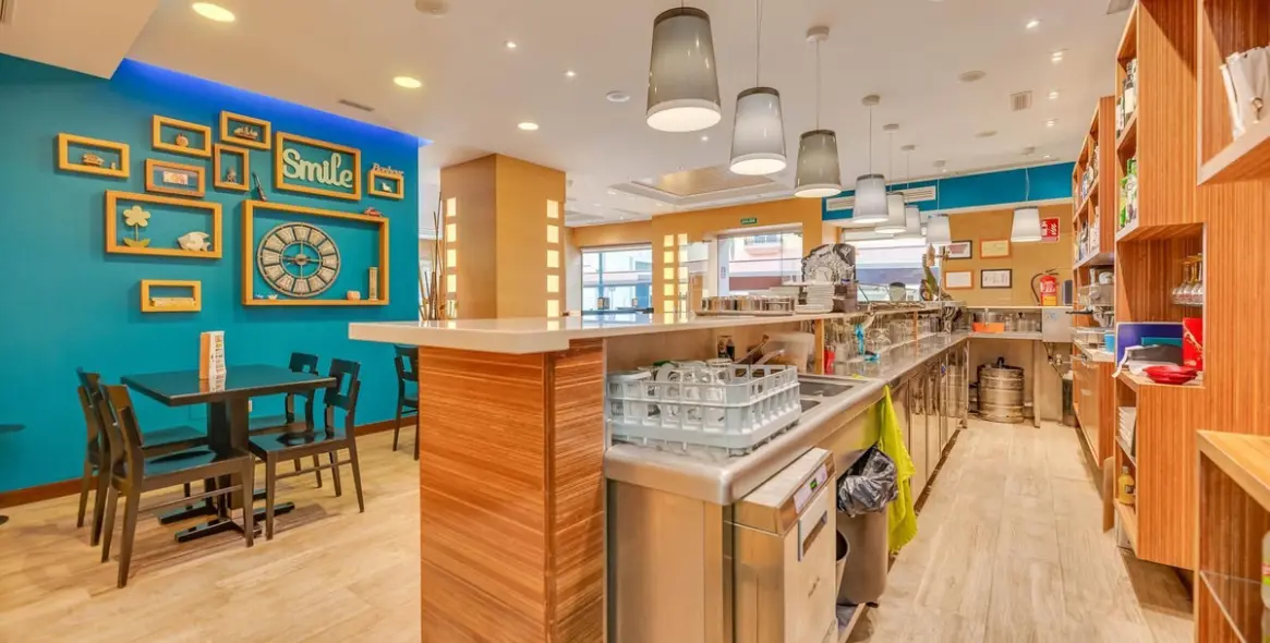 Sale of hostel in Mijas 12