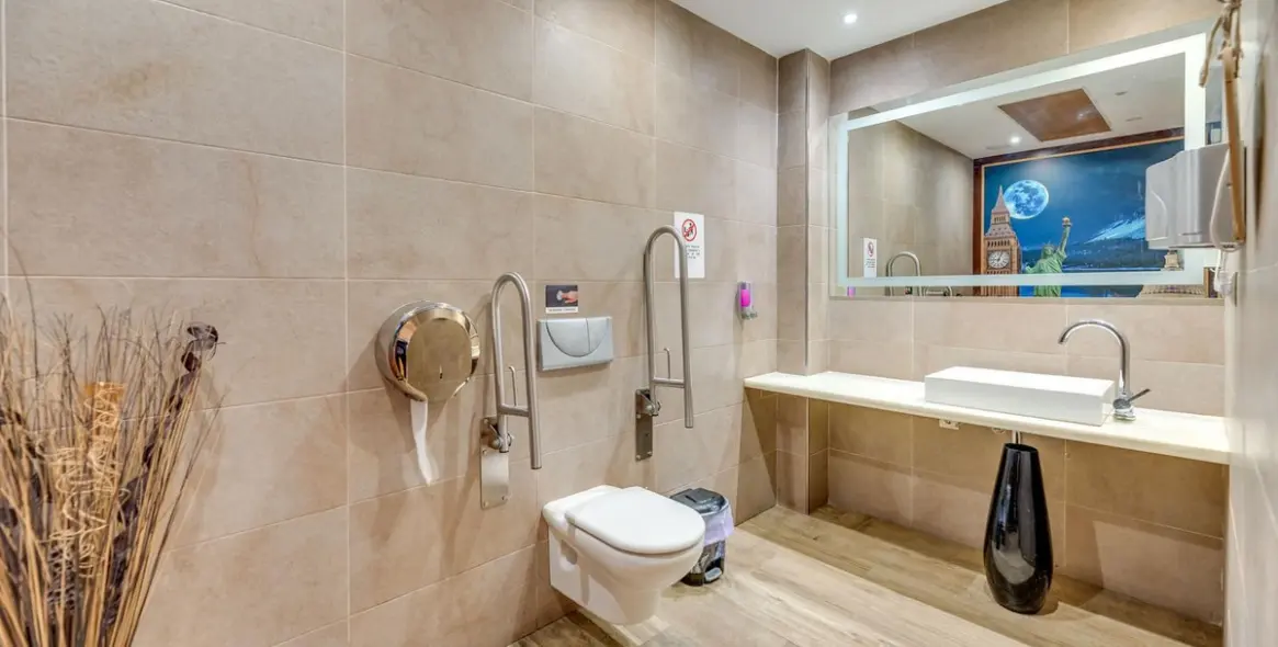 Sale of hostel in Mijas 19