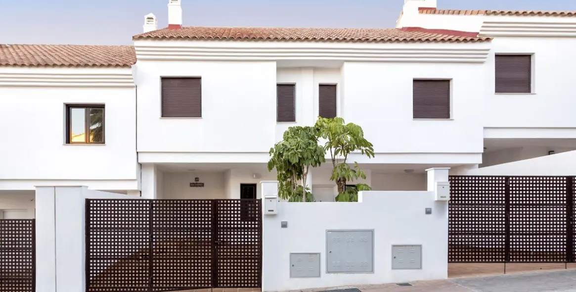 Sale of townhouse in Mijas Costa 14