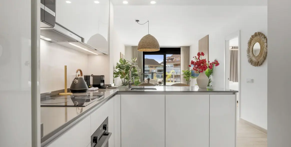 Sale of ground floor apartment in Fuengirola 11