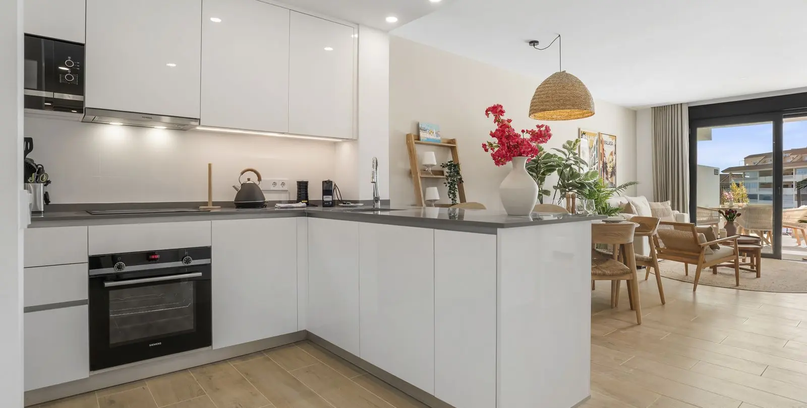Sale of ground floor apartment in Fuengirola 13